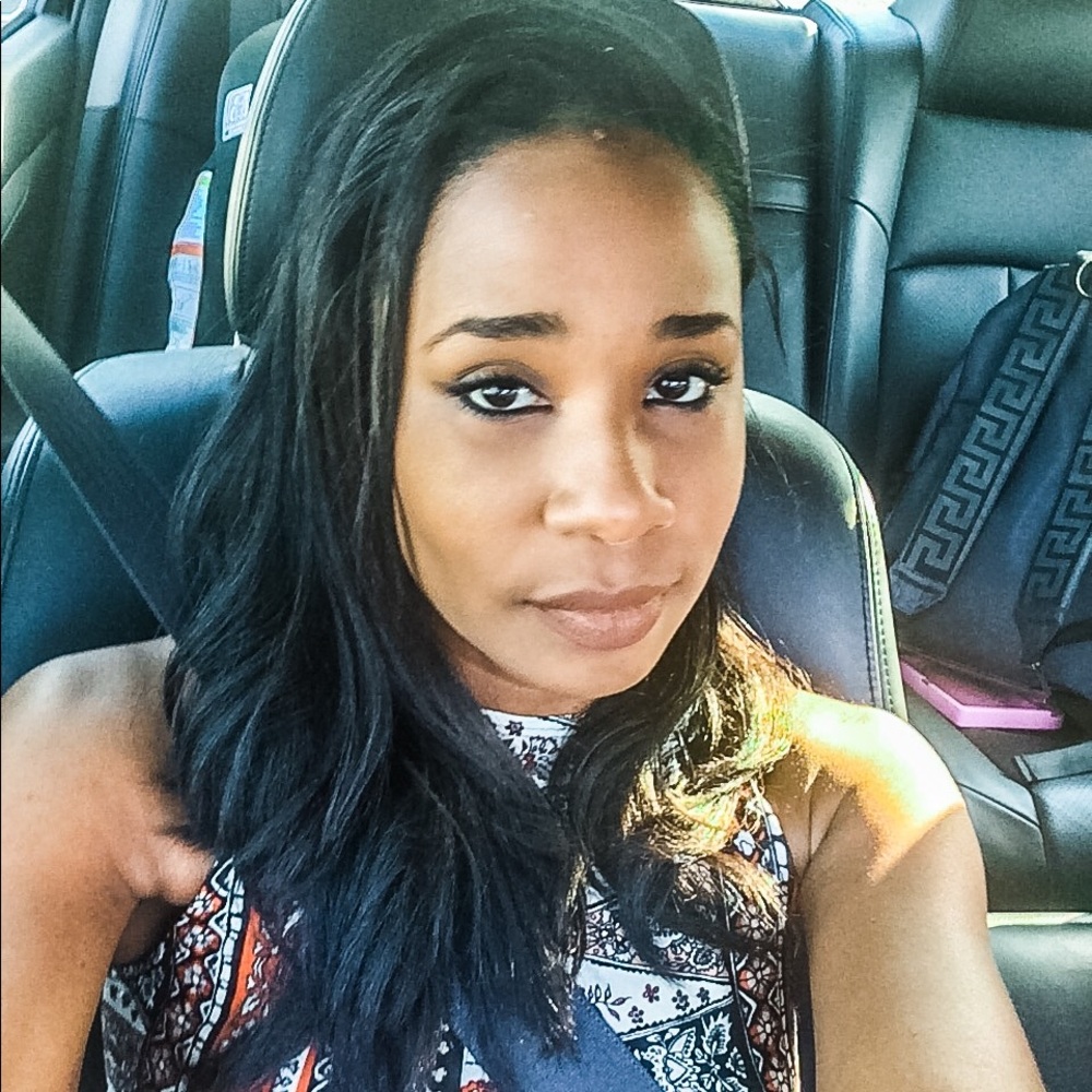 Meet your Posher, Joi